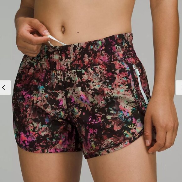 LULULEMON Tracker Low-Rise Lined Short 4" - Picture 2 of 10